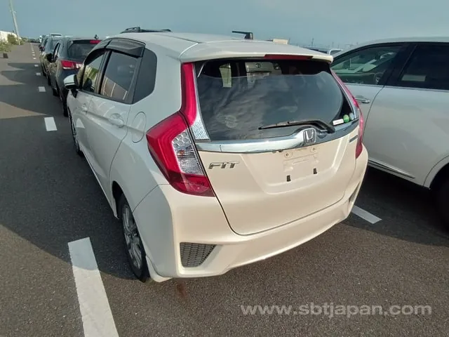 Honda Fit 2016 photo 3