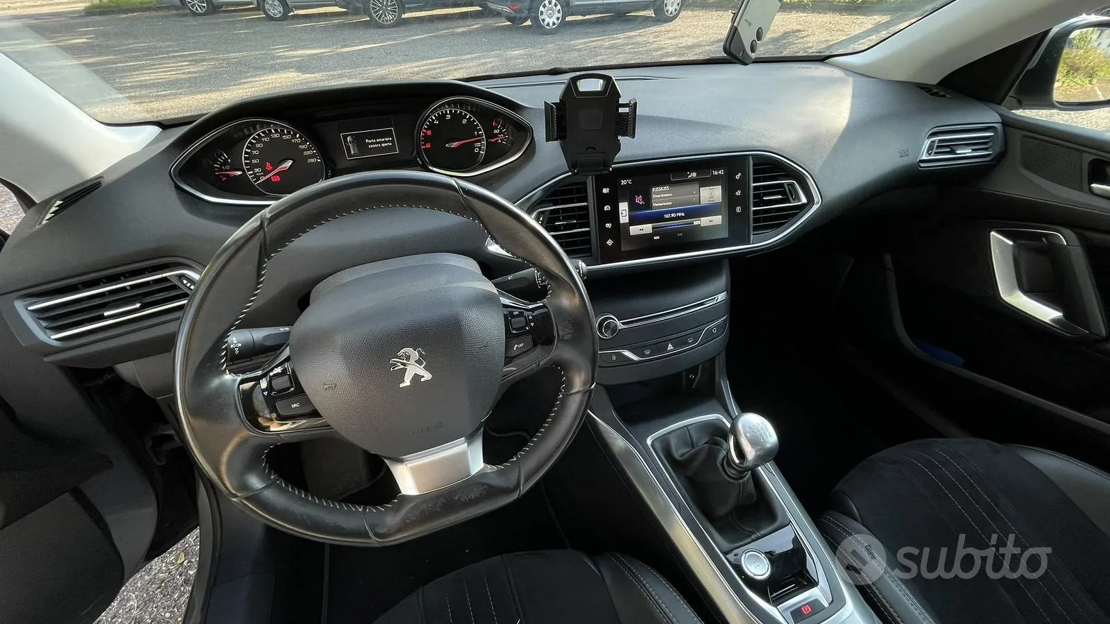 Peugeot 308 2015 photo 5