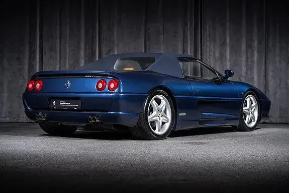 Ferrari F355 1998 photo 5