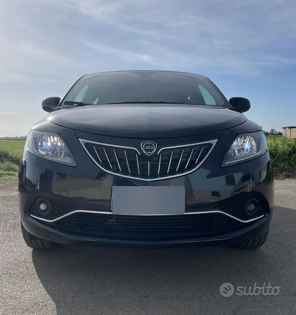 Lancia Ypsilon 2022 photo 2
