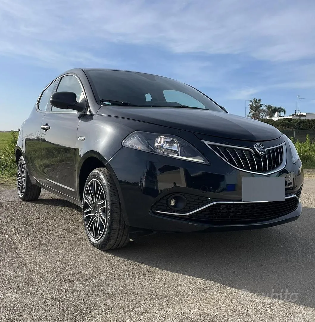 Lancia Ypsilon