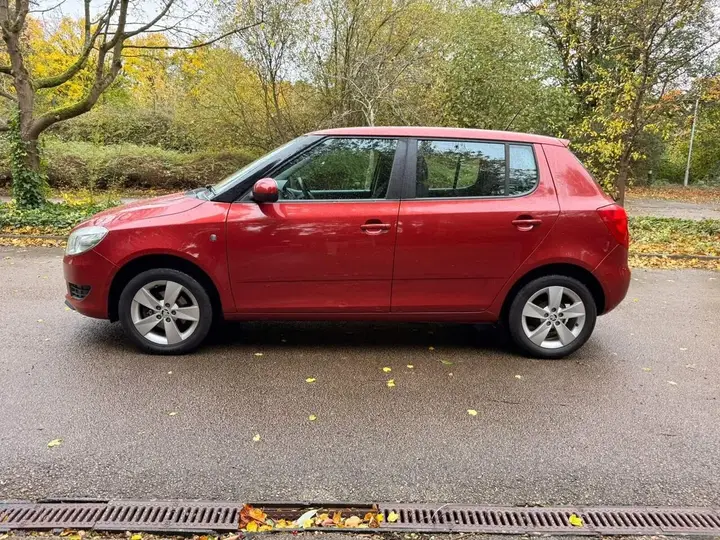 Skoda Fabia 2015 photo 5