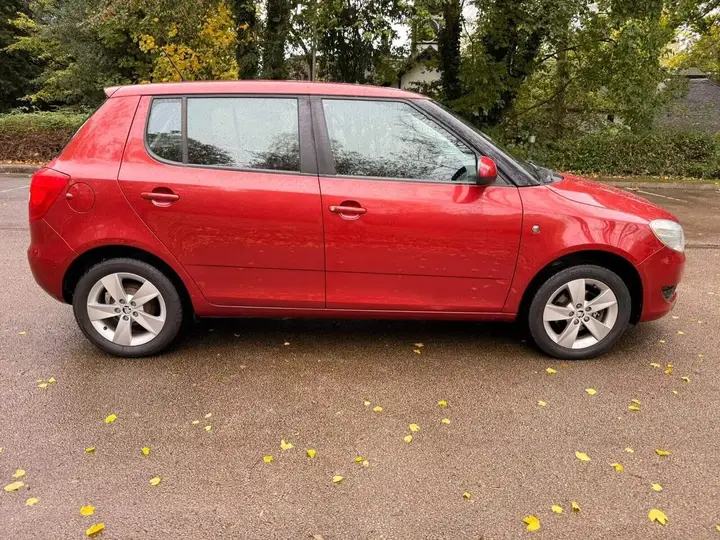 Skoda Fabia 2015 photo 4