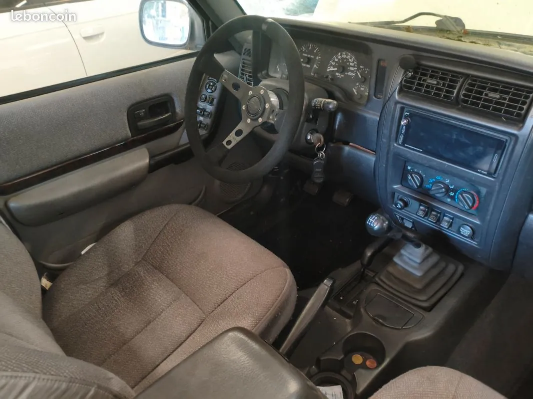 Jeep Cherokee 2000 photo 3