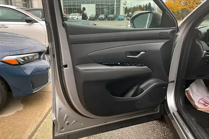 Hyundai Tucson Hybrid 2025 photo 3