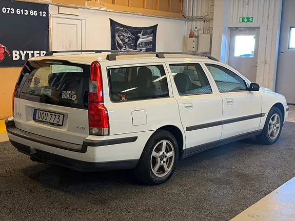 Volvo V70 2004 photo 3