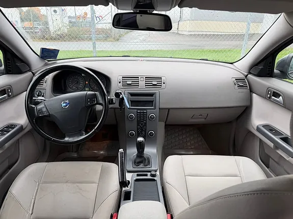 Volvo V50 2010 photo 5