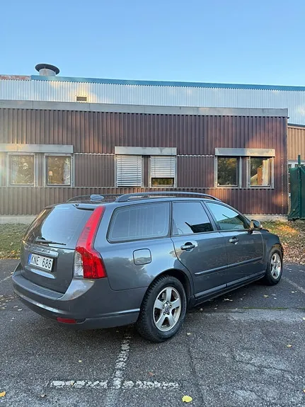 Volvo V50 2010 photo 3