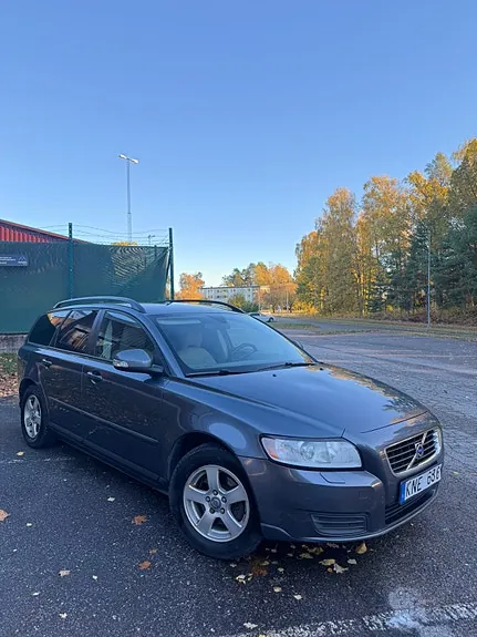 Volvo V50 2010 photo 2
