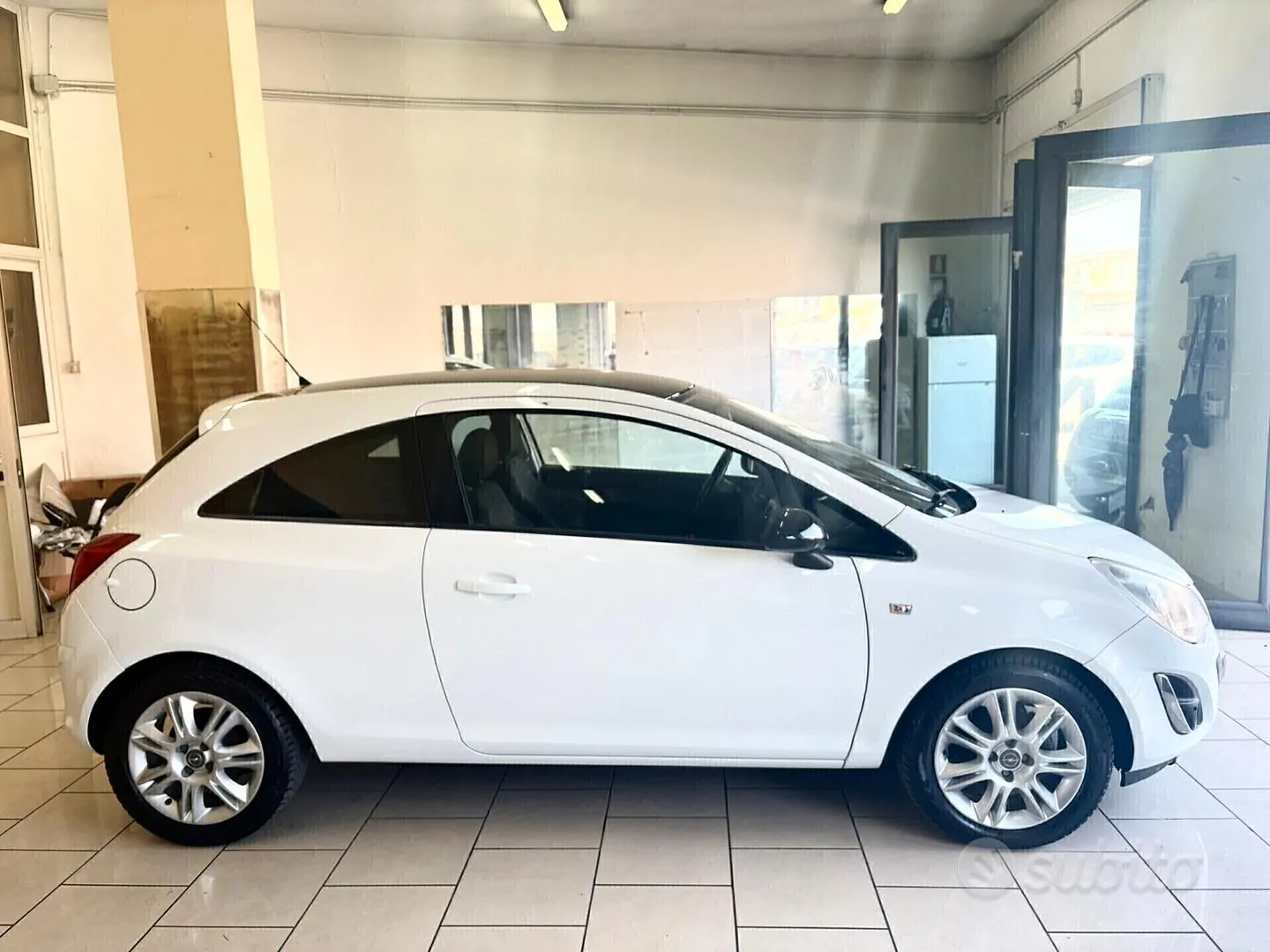 Opel Corsa 2011 photo 3