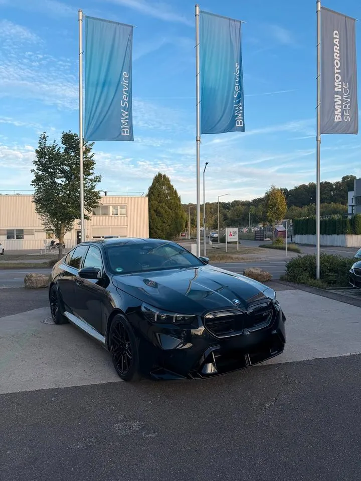 BMW M5 G90