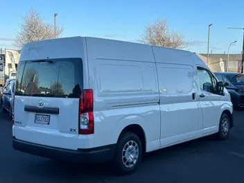 Toyota Hiace 2026 photo 4