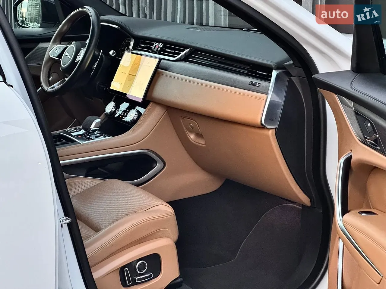 Jaguar F-Pace 2021 photo 5