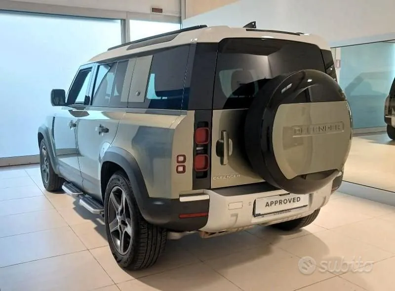 Land Rover Defender 2023 photo 2