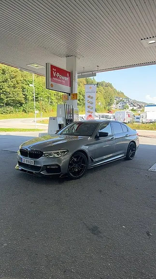 BMW 530E