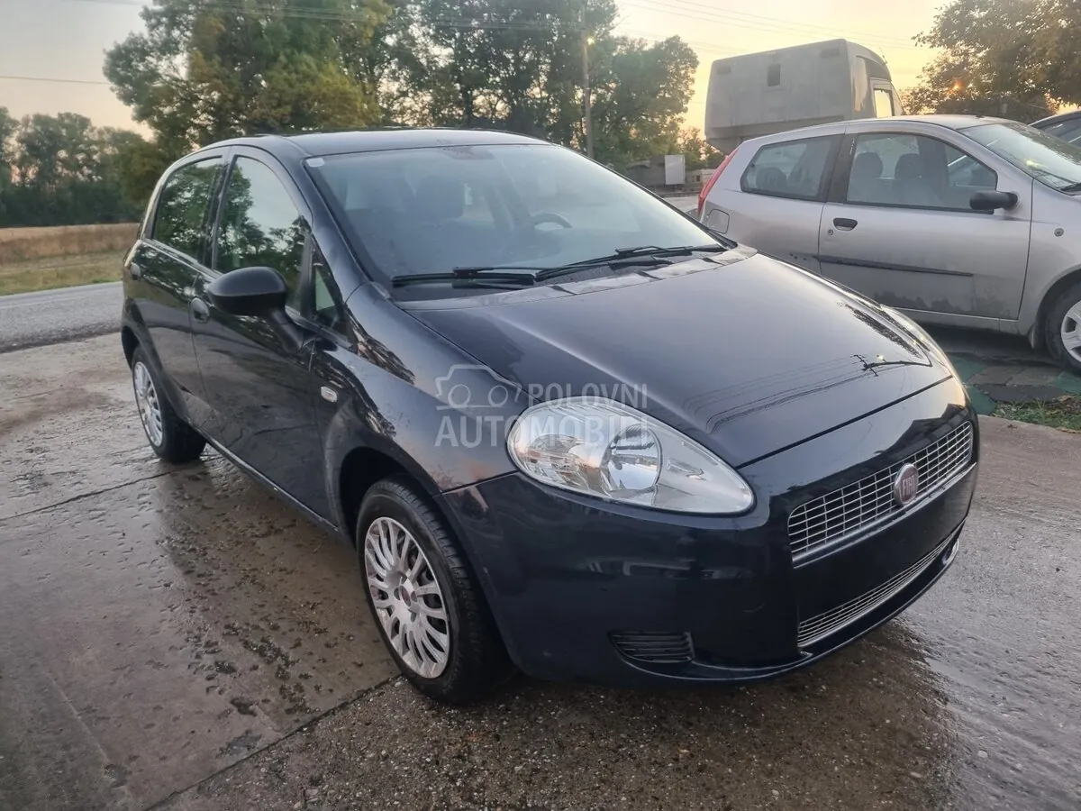 Fiat Grande Punto 2009 photo 3