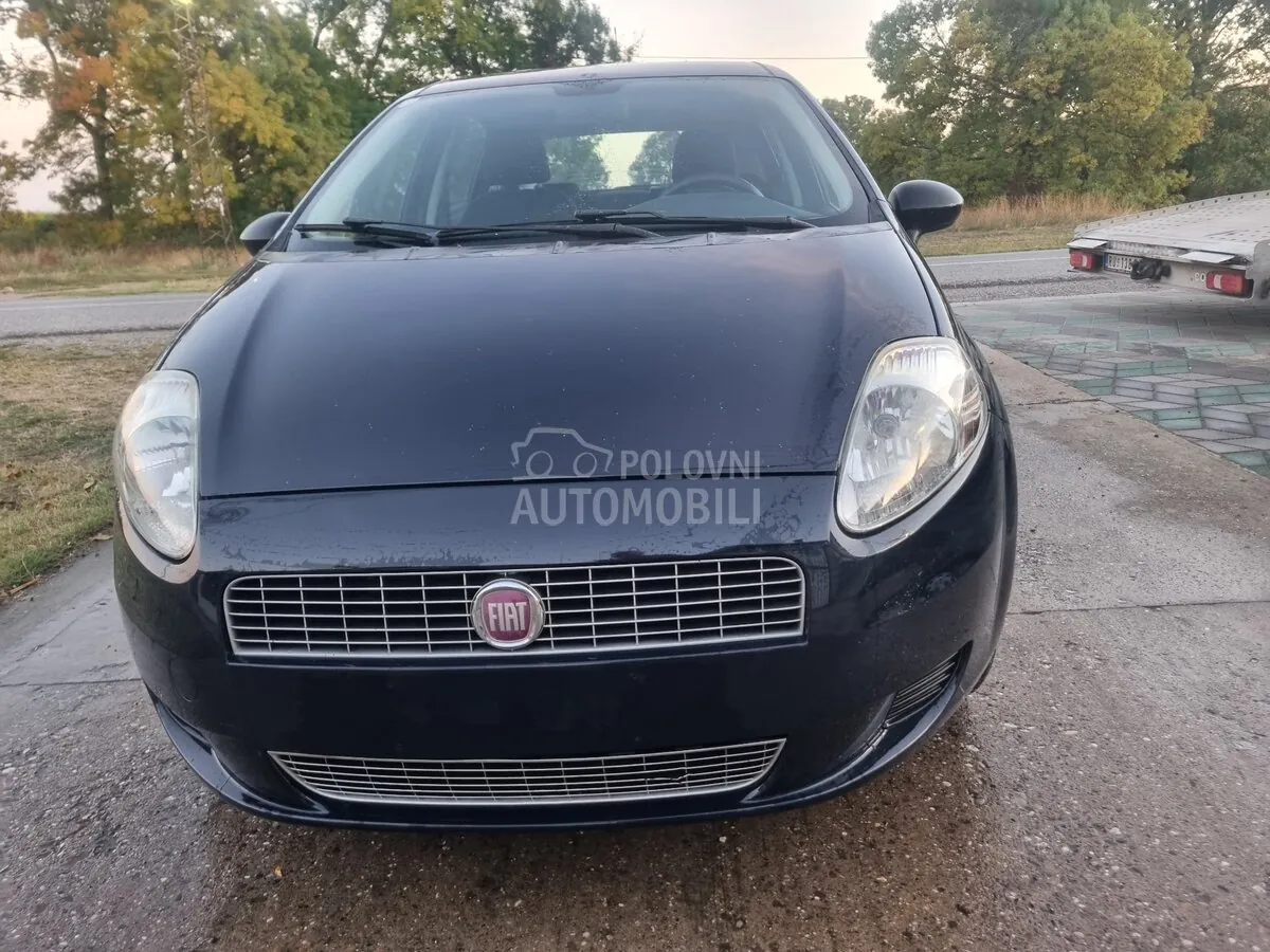 Fiat Grande Punto 2009 photo 2
