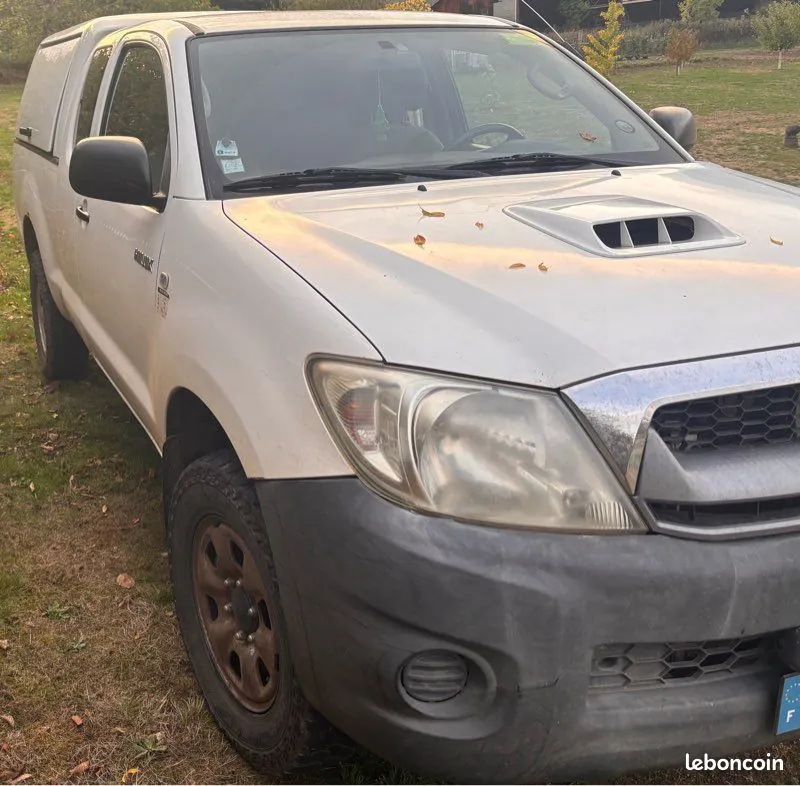 Toyota Hilux 2010 photo 2