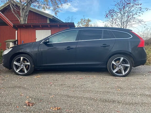 Volvo V60 2013 photo 2