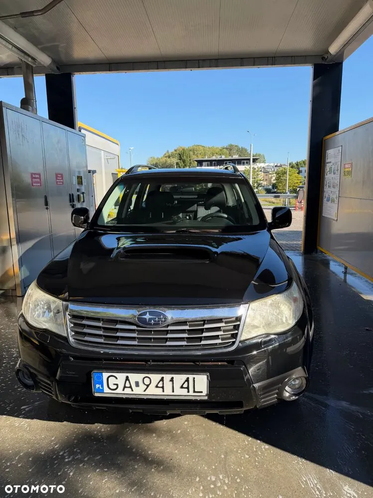 Subaru Forester 2010 photo 2