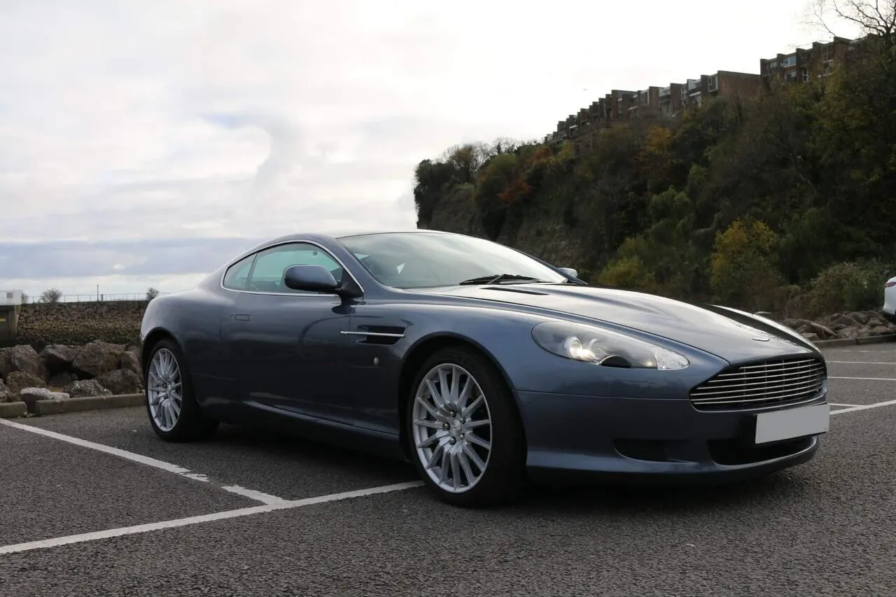 Aston Martin Db9
