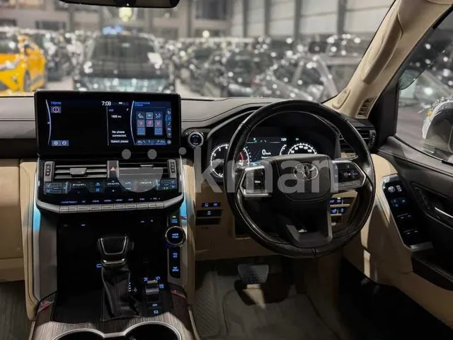 Toyota Land Cruiser 2024 photo 2