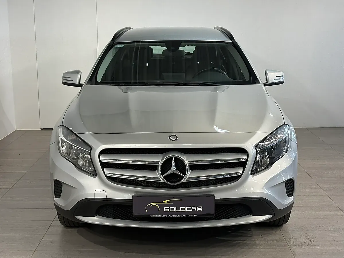 Mercedes-Benz Gla Class 2015 photo 2