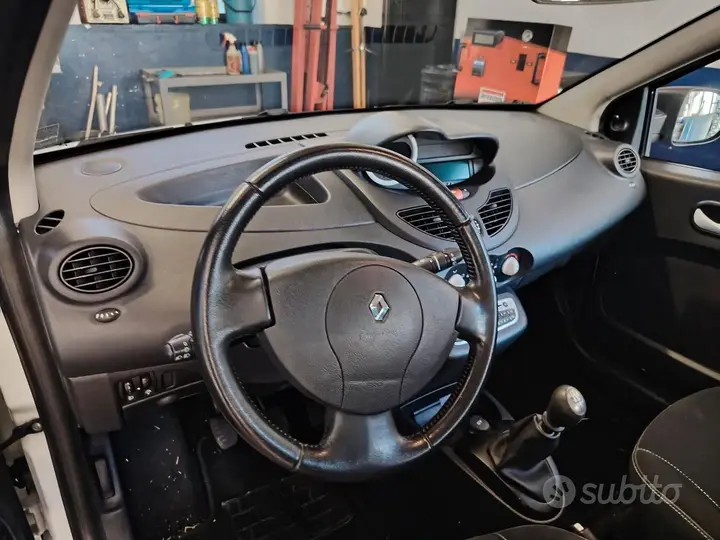 Renault Twingo 2011 photo 4