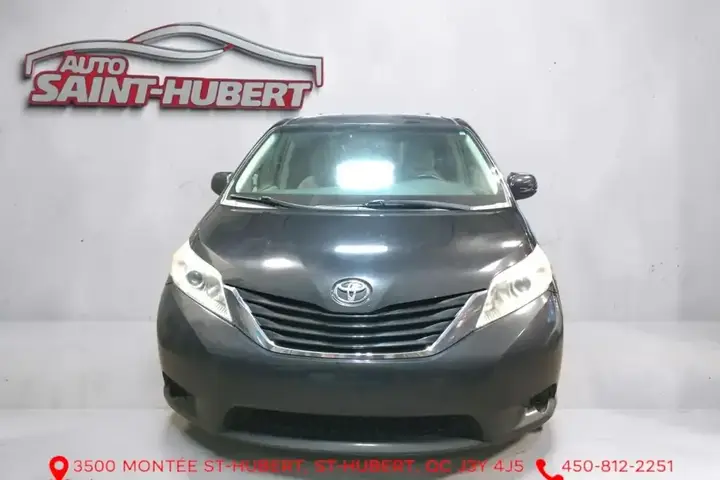 Toyota Sienna 2015 photo 3