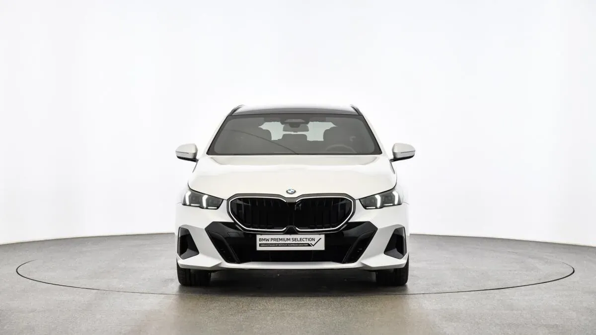 BMW 5 Series 2025 photo 3