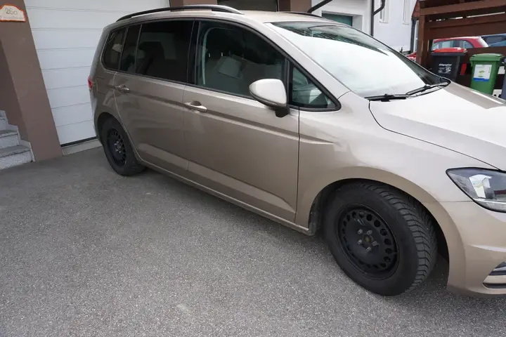 Volkswagen Touran 2016 photo 2