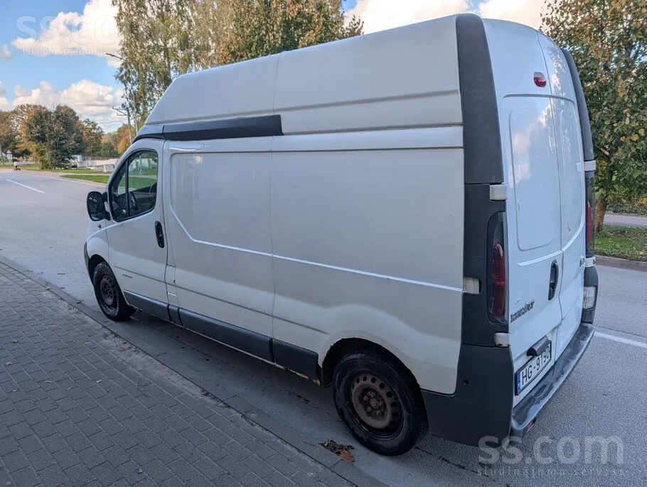 Renault Trafic 2005 photo 2