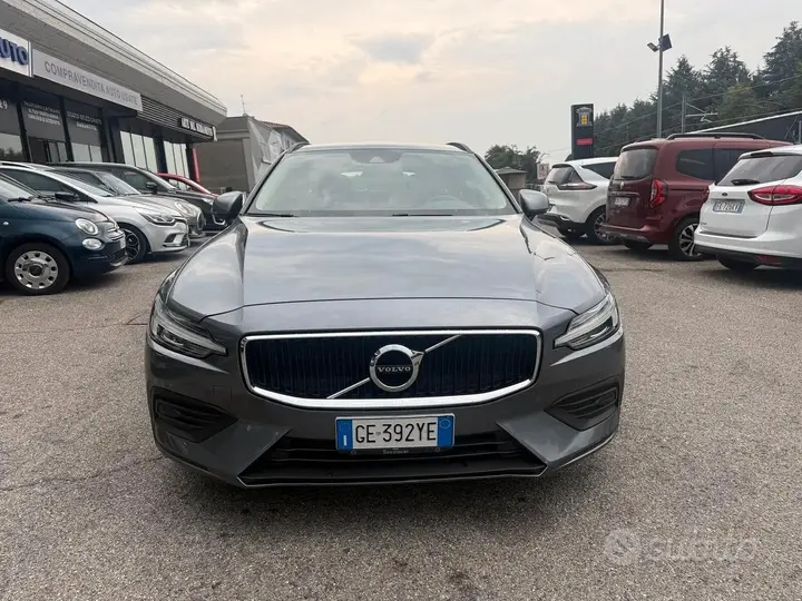 Volvo V60 2021 photo 2