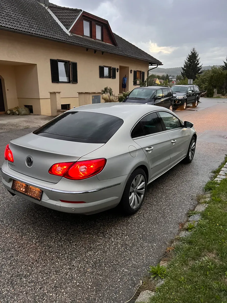 Volkswagen Passat Cc 2011 photo 2