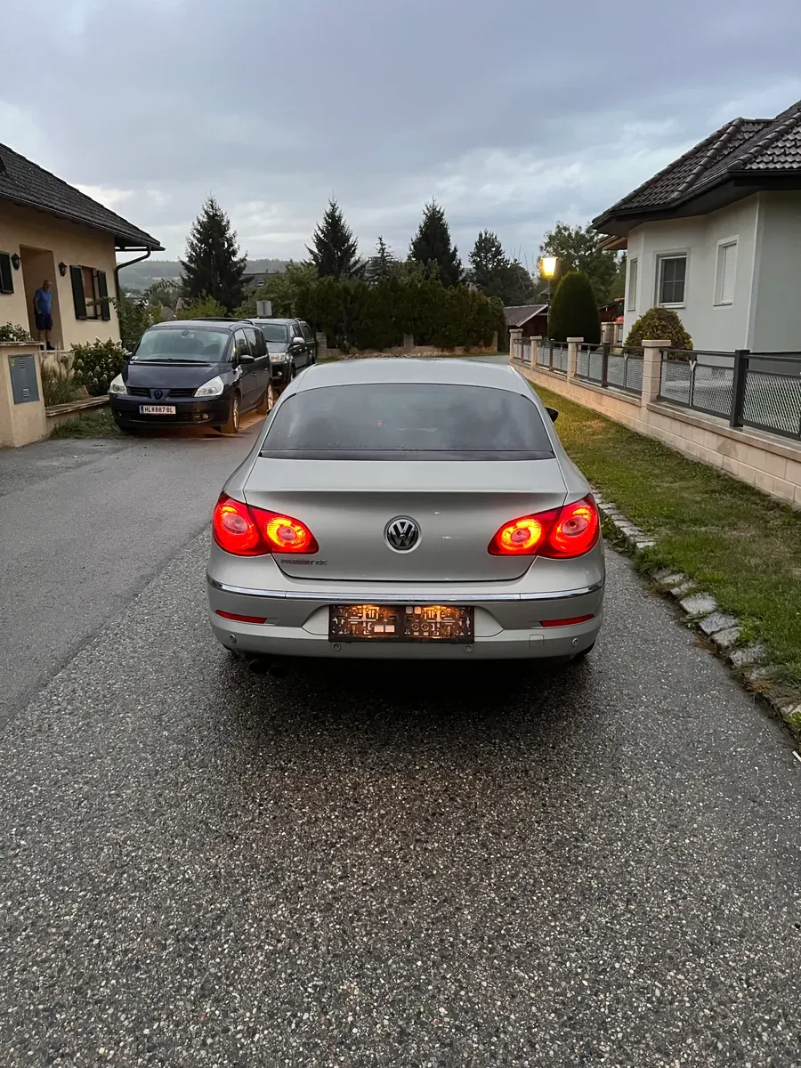Volkswagen Passat Cc 2011 photo 3
