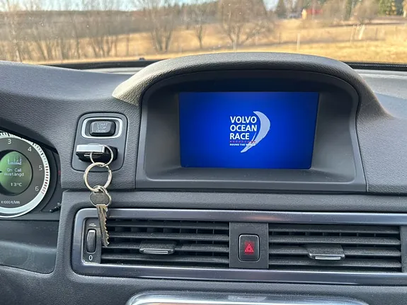 Volvo V70 2012 photo 3