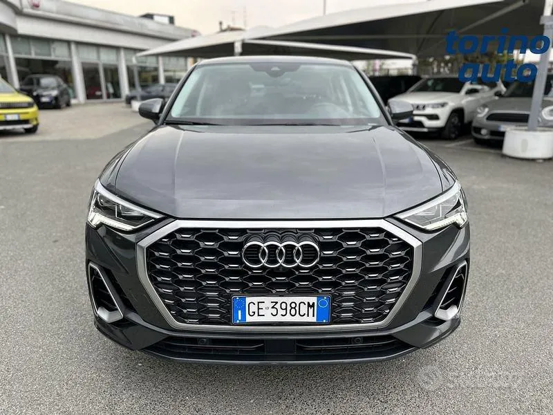 Audi Q3 2021 photo 2