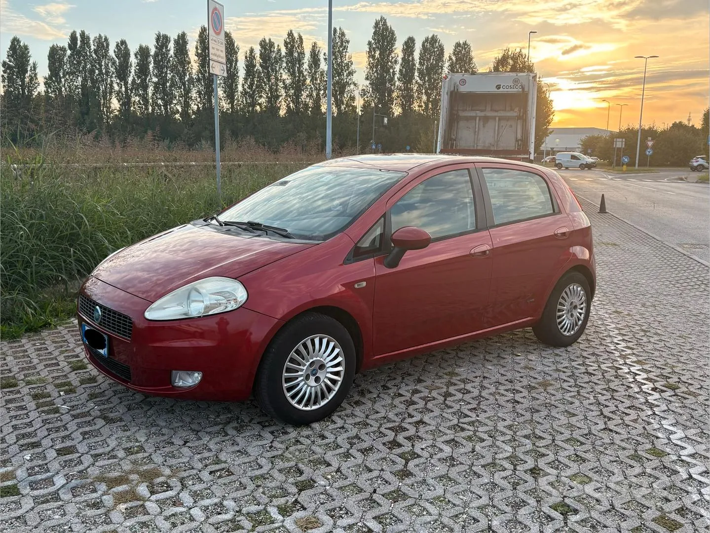 Fiat Grande Punto 2006 photo 2