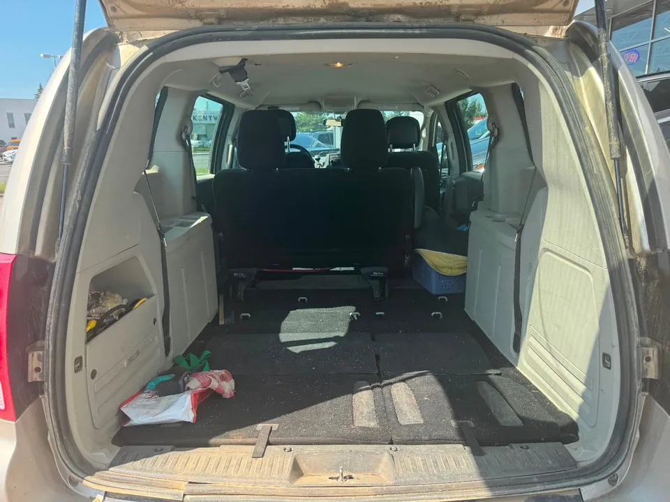 Dodge Grand Caravan 2014 photo 2