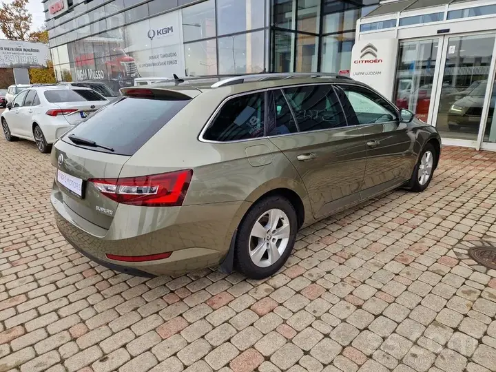 Skoda Superb 2017 photo 4