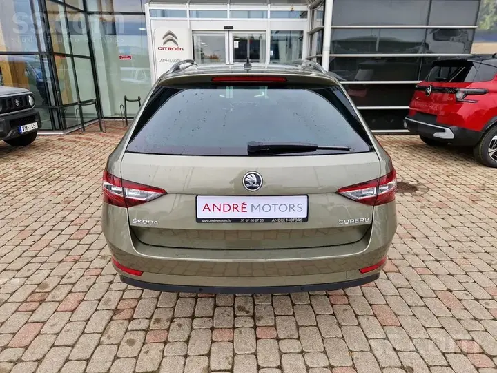 Skoda Superb 2017 photo 5