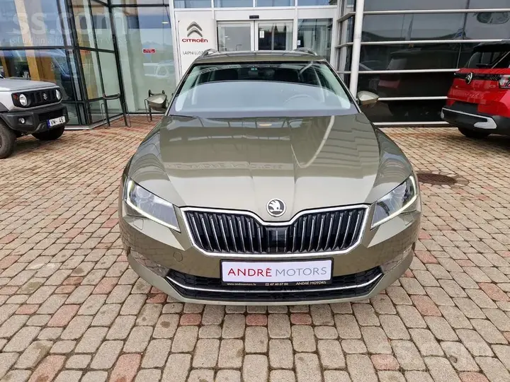 Skoda Superb 2017 photo 2