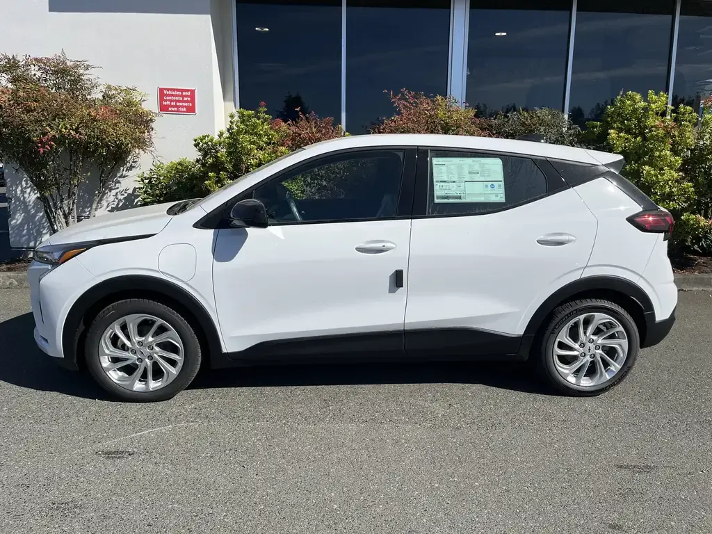 Chevrolet Bolt 2027 photo 2