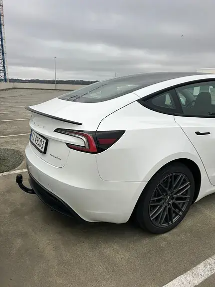 Tesla Model 3 2024 photo 5