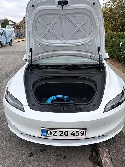 Tesla Model 3 2024 photo 4