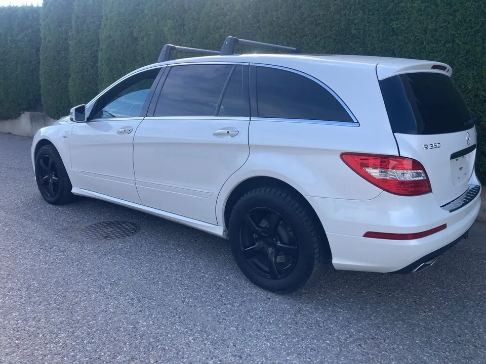Mercedes-Benz R-Class 2011 photo 2