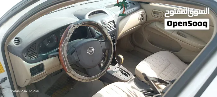 Nissan Sunny 2011 photo 2