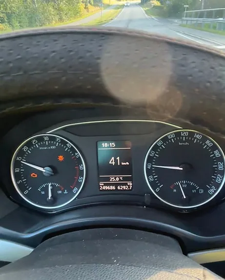 Skoda Octavia 2010 photo 3
