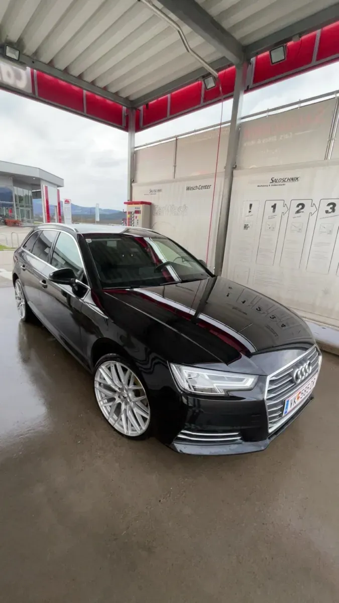 Audi A4 2018 photo 2