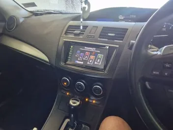Mazda Axela 2011 photo 4